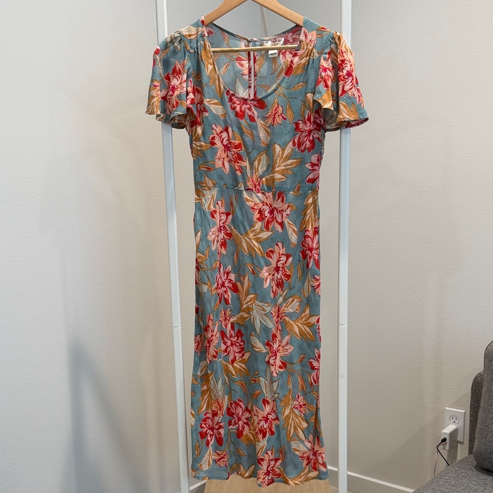 NWT B.O.G Collective Cecily Floral Flutter Sleeve Midi Dress Size Small